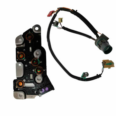 Detalle conexiones electrónicas en cuerpo de válvulas reconstruido 4L80E intermedio