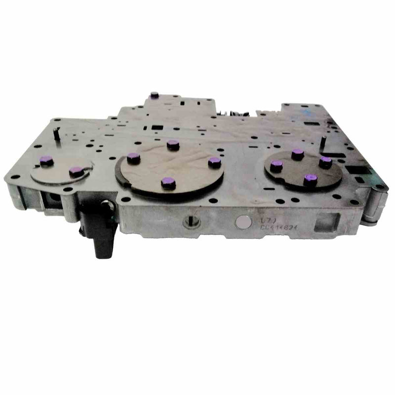 Detalle conexiones electrónicas en cuerpo de válvulas 4R75W reconstruido