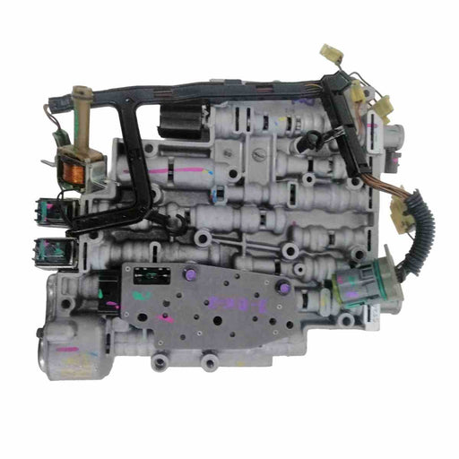 Detalle del puerto de escape TCC estilo temprano (no anular) en cuerpo de válvulas reconstruido 4L60E 1996-1999