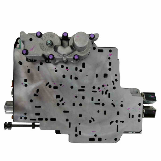 Detalle solenoides de cambio A/B en cuerpo de válvulas reconstruido 4L80E 2004+