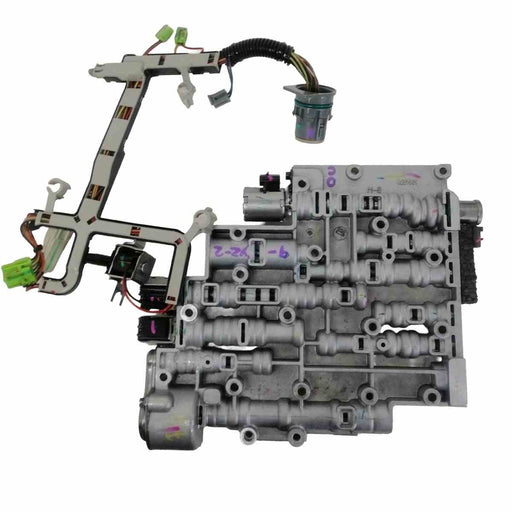 Juego de solenoides instalados en cuerpo de válvulas reconstruido 4L60E 2009+