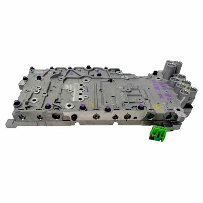 Detalle upper y lower valve body en cuerpo de válvulas reconstruido 6L80