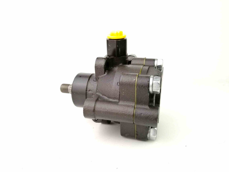 Bomba de Direccion Hidraulica Sin Deposito Ni Polea Nissan D21 2.4 L 1994/07